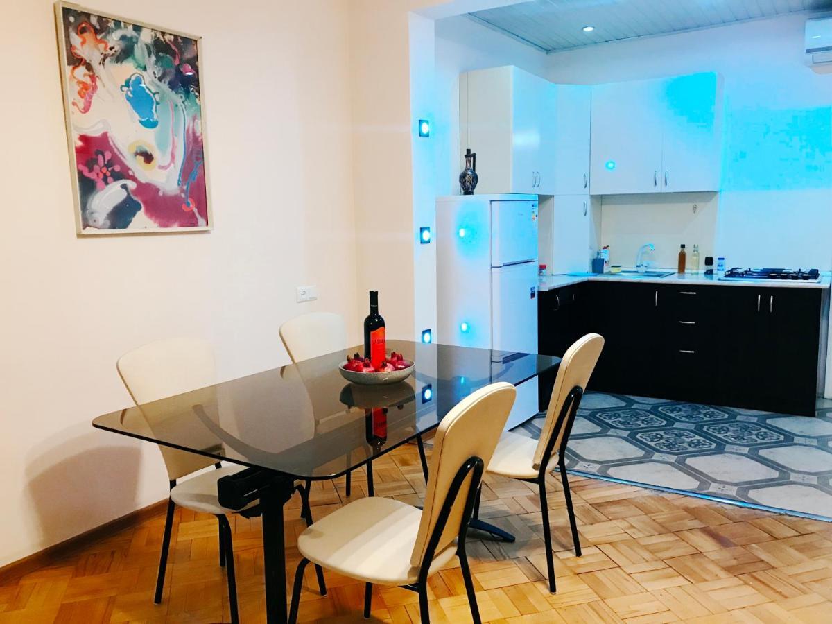 Apartment On Botanikuri Tbilisi Esterno foto